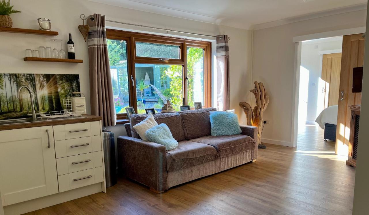 Coastal Garden Annex With Log Fire & Summer House Aberporth Eksteriør bilde