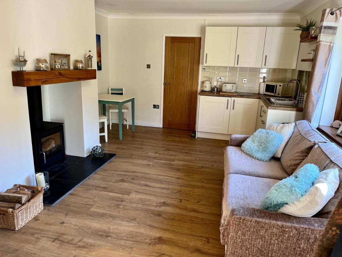 Coastal Garden Annex With Log Fire & Summer House Aberporth Eksteriør bilde