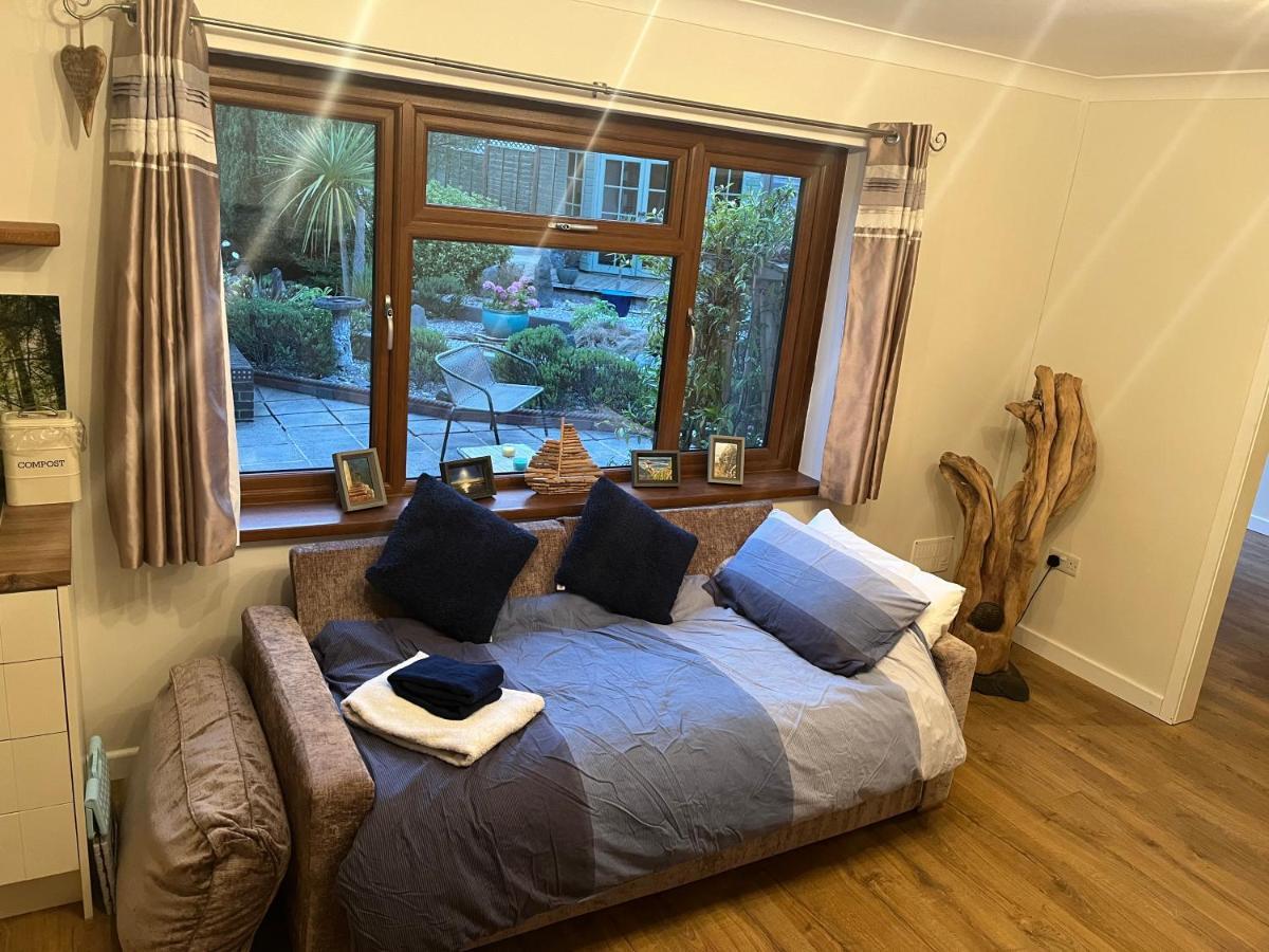 Coastal Garden Annex With Log Fire & Summer House Aberporth Eksteriør bilde