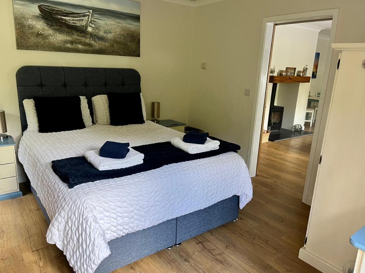 Coastal Garden Annex With Log Fire & Summer House Aberporth Eksteriør bilde